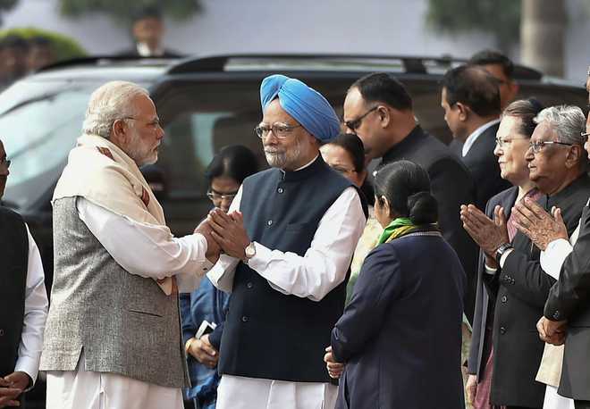 Modi, Manmohan Singh pay tribute to Parliament attack martyrs