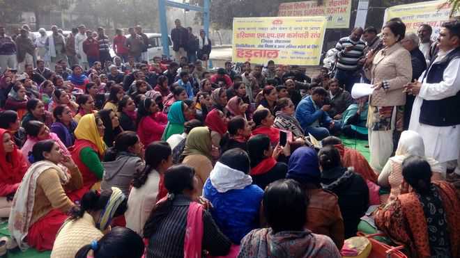 Govt sacks NHM workers, CM says ‘only warned’