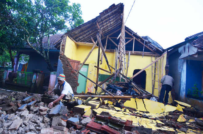 6.5-magnitude quake strikes Indonesia’s Java island, 3 dead