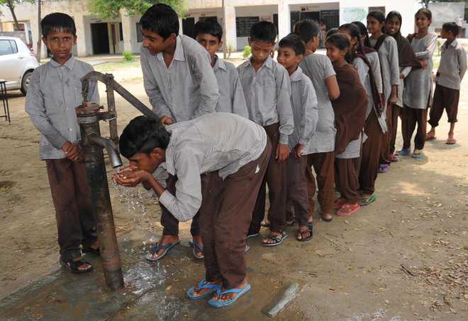 Most govt schools fail to submit water report
