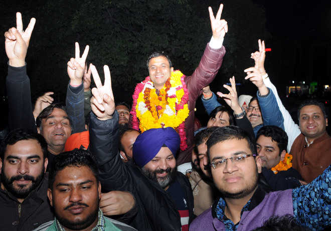 Akali-BJP alliance sinks in Amritsar, veteran voted out