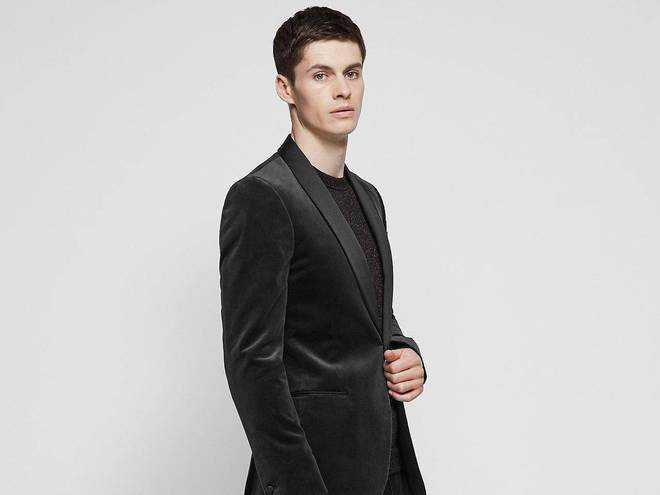 Guide to Christmas party dressing for men