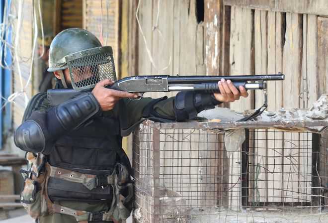 Terrorists lob two petrol bombs at CRPF post in Srinagar
