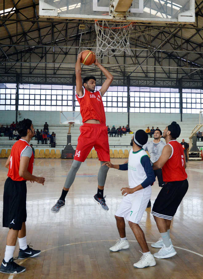 City cagers outwit Hoshiarpur to begin on a high note