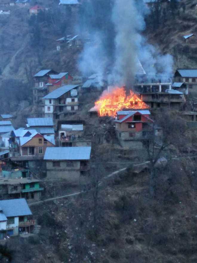 4 houses gutted in Kishtwar : The Tribune India