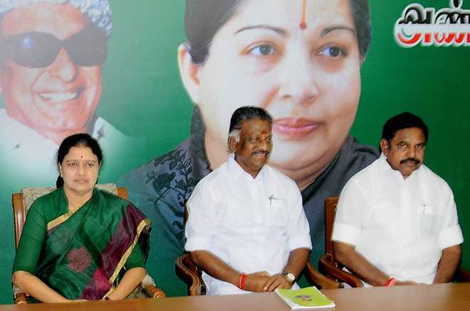 Decks cleared for Sasikala as Guv accepts CM's resignation : The Tribune  India