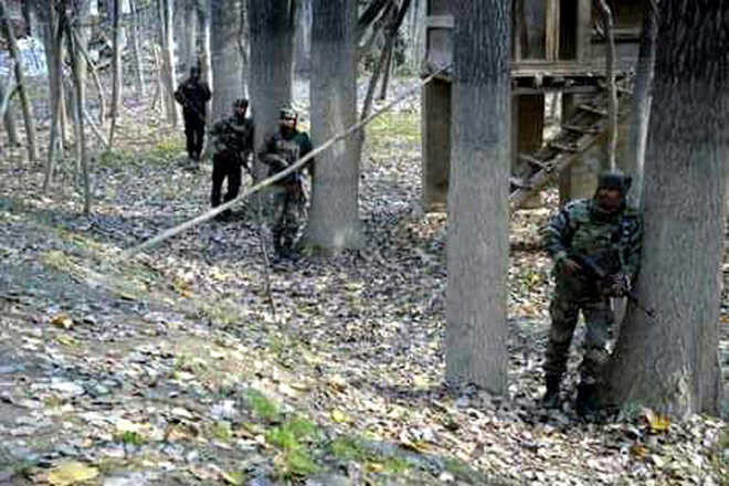 2 Army jawans, 4 militants killed in Kashmir encounter
