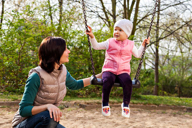 Kids born to older moms may be smarter