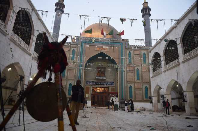 Pak Army claims 100 militants killed after shrine bombing