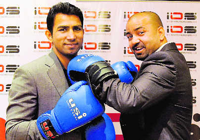 Akhil, Jitender turn pro, to fight on April 1