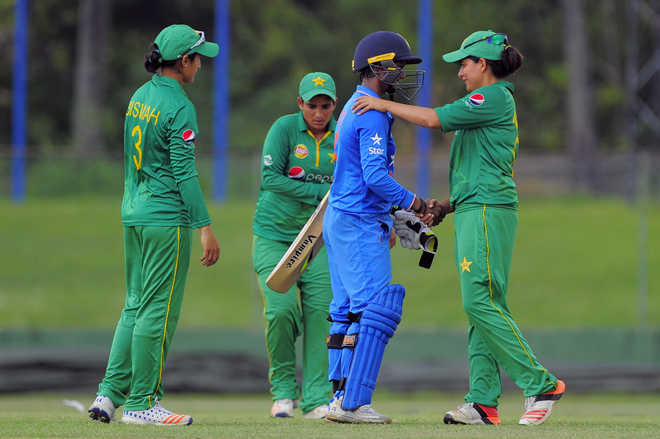 Eves beat Pak by seven wickets