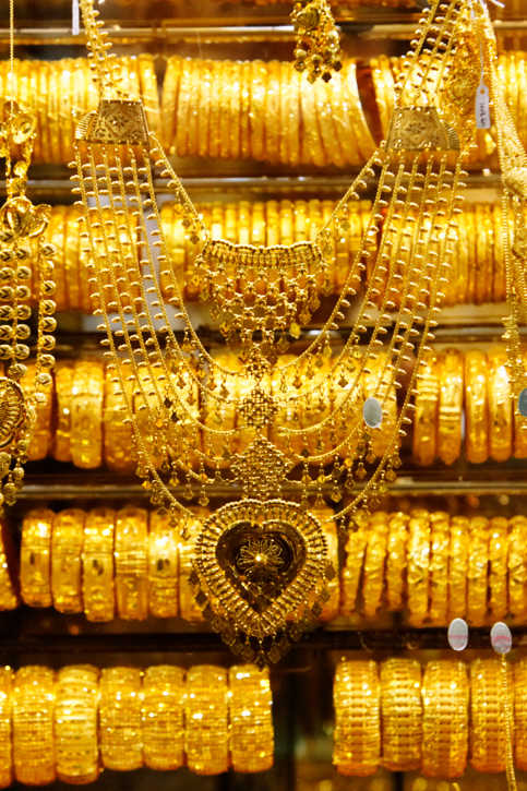 1% tax if over Rs 2 lakh in cash spent on jewellery