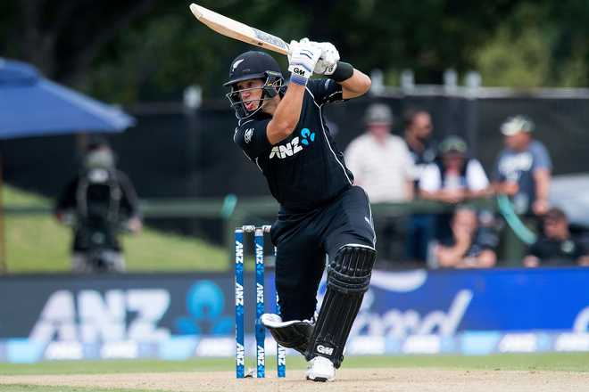 Taylor, Boult shine as NZ square South Africa series