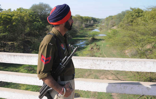 Punjab-Haryana border fortified as INLD sticks to SYL digging plan