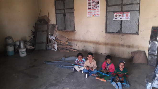 No food for kids at Mukandpur anganwadi
