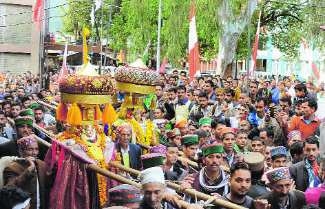 Chief deity Kamrunag arrives for Shivratri Fair