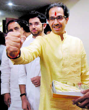 Cong, BJP woo Sena for tie-up in Mumbai