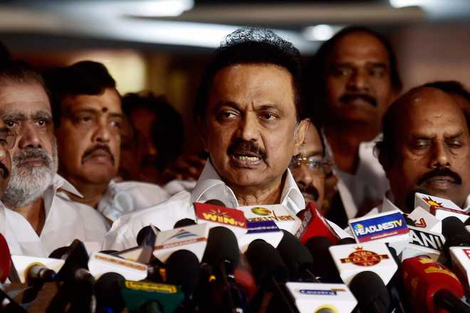 DMK objects to Jaya''s portraits in govt offices