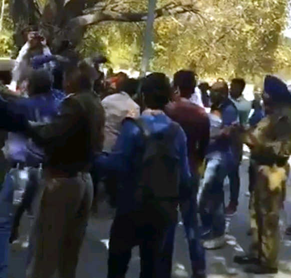 Ramjas feud reaches Chandigarh as ABVP, SFS supporters clash at PU