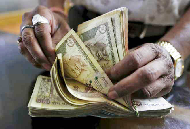 Govt notifies law to make possession of banned notes punishable