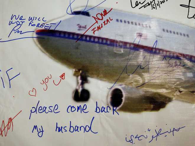 Families aim to raise $50 million to search for Flight 370