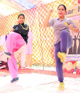 School girls, mothers get self-defence training
