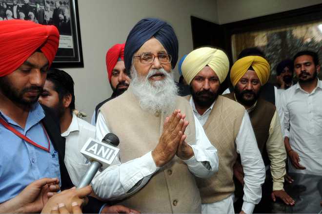 Badal says he accepts verdict, to resign tomorrow in Chandigarh