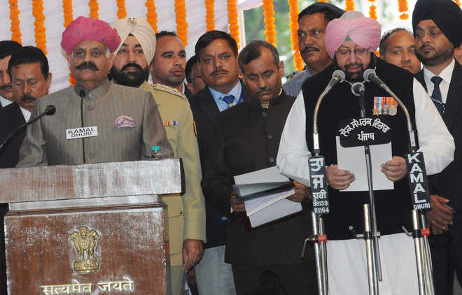 Capt Amarinder Singh takes oath as Punjab CM