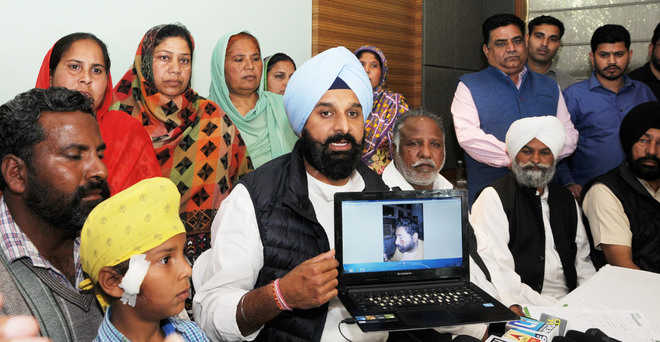 Rein in rogue elements in Cong, Majithia tells Amarinder