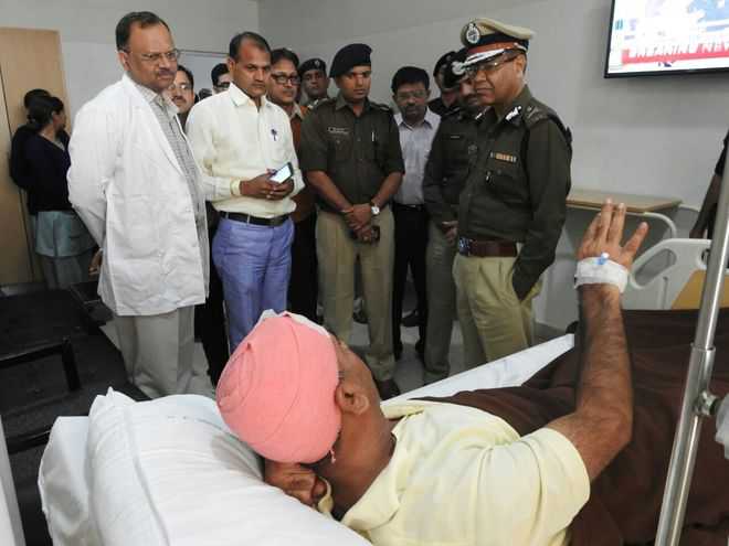 DGP meets injured cops, says guilty will face action