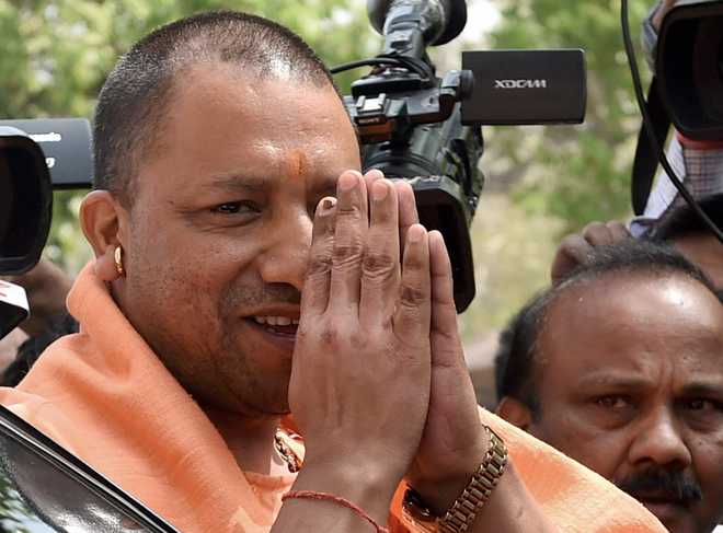 Yogi bans paan, gutka in government offices in UP