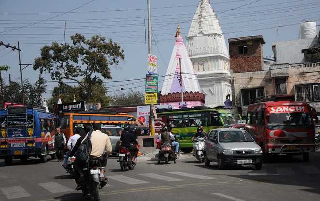 Traffic jam routine at Panjtirthi Chowk, courtesy Matadors