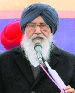 How will beacon move benefit commoners, Badal asks Cong