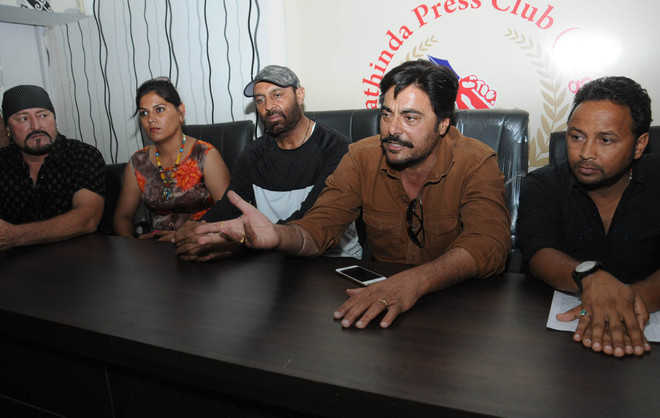 Star cast of ‘Dulha Veli’ comes calling in city
