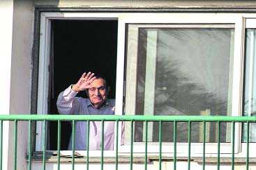 Mubarak walks free after 6 years