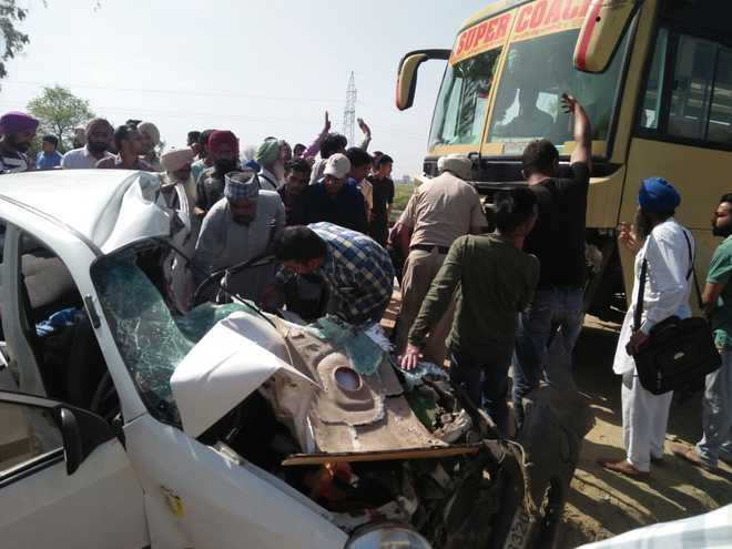 4 dead in bus-car collision in Barnala