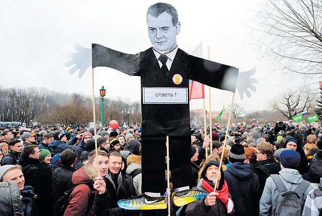 Massive anti-graft rally in Russia