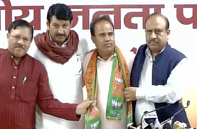 Delhi AAP MLA Ved Prakash joins BJP