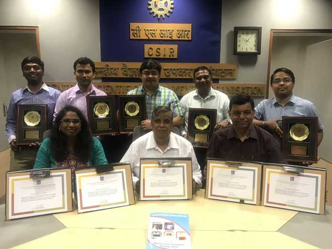 CSIO team awarded for developing earthquake-warning system