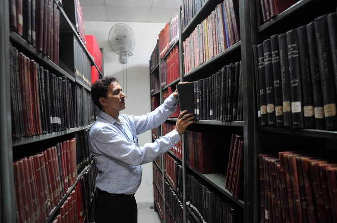 This library gives curriculum books to students; reduces their financial burden