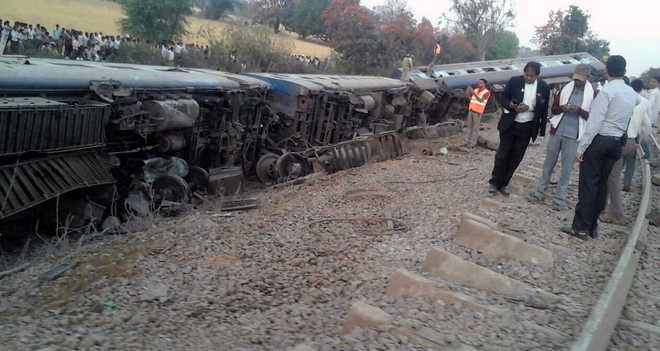 52 injured as seven bogies of Mahakaushal Express derail in UP