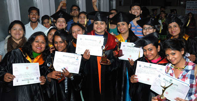 100 USOL students get degrees