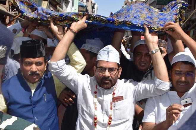 PM offers ‘chaadar’ at Ajmer dargah of Khawaja Moinuddin Chisti : The ...