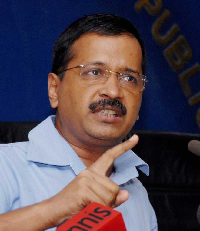 Kejriwal demands inquiry into ''defective'' EVMs, paper trail for polls