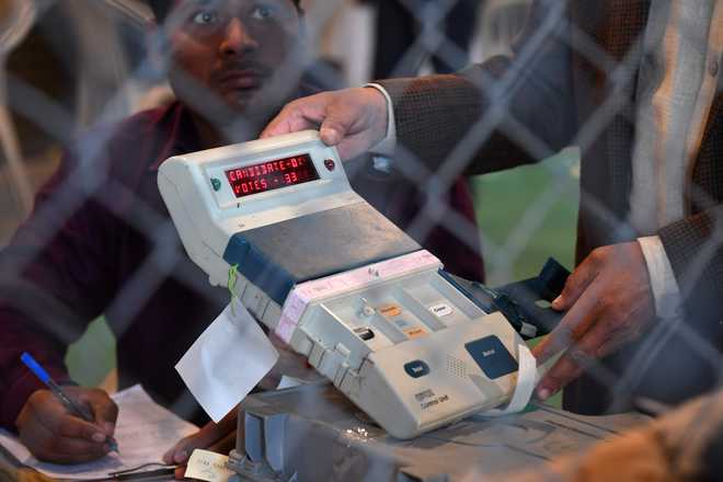 Election Commission set to buy next-gen EVMs