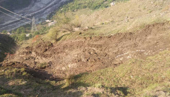 Danger looms over Kullu villages after landslide