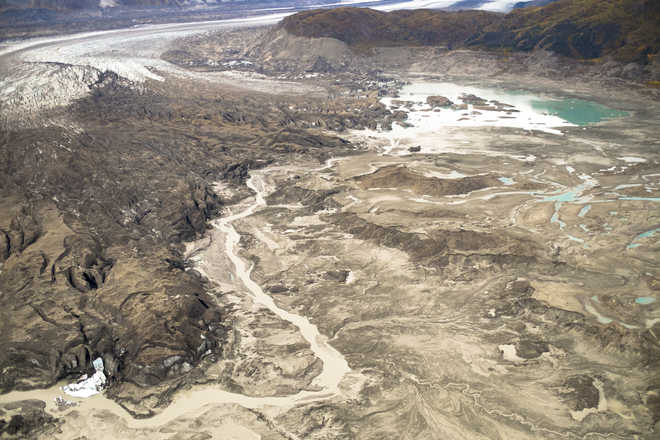 Canadian river changes course in 4 days as glacier retreats