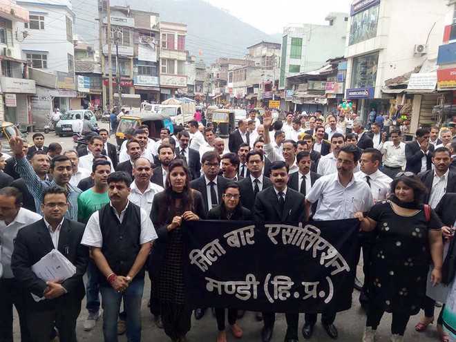 Lawyers protest against amendment in Act