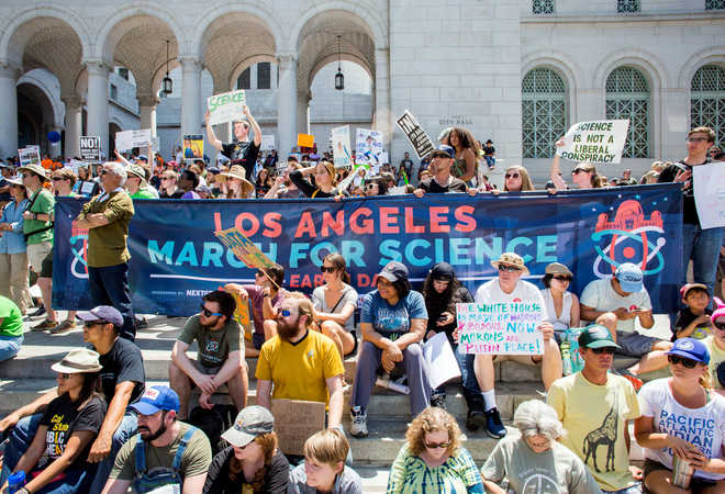 March for Science draws big crowds across US