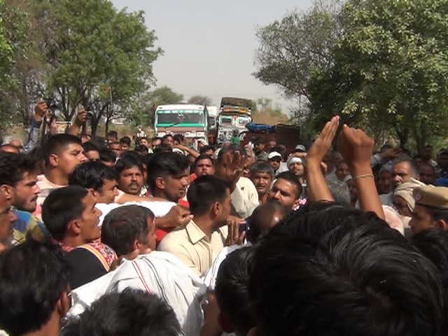 Villagers assault SDO, block highway in Charkhi Dadri